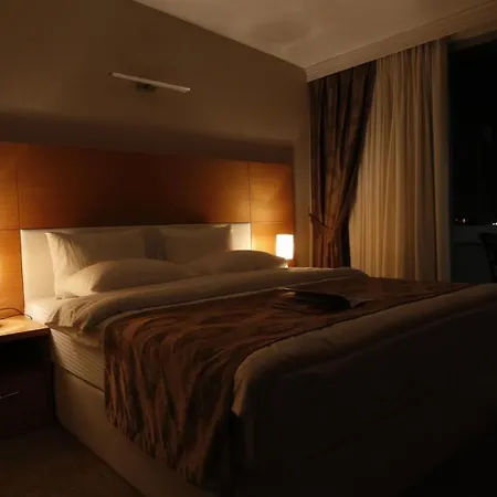 לינה וארוחת בוקר Mien W 4*