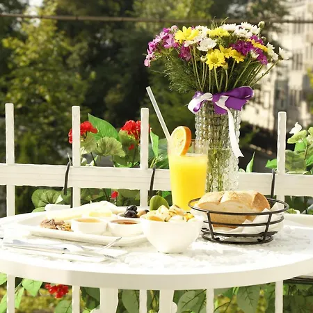 Mien W Bed & Breakfast 4*